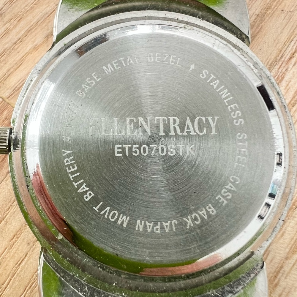 Ellen Tracy ladies silver tone dress watch NEW BATTERY - Picture 7 of 12